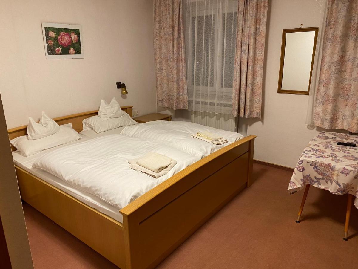 Hotel Flora บาดวือริสโฮเฟิน ภายนอก รูปภาพ